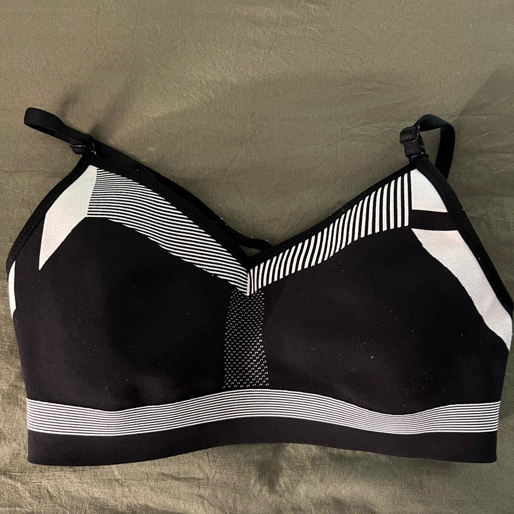 Nike Sports Bra (Medium) Strappy Indy